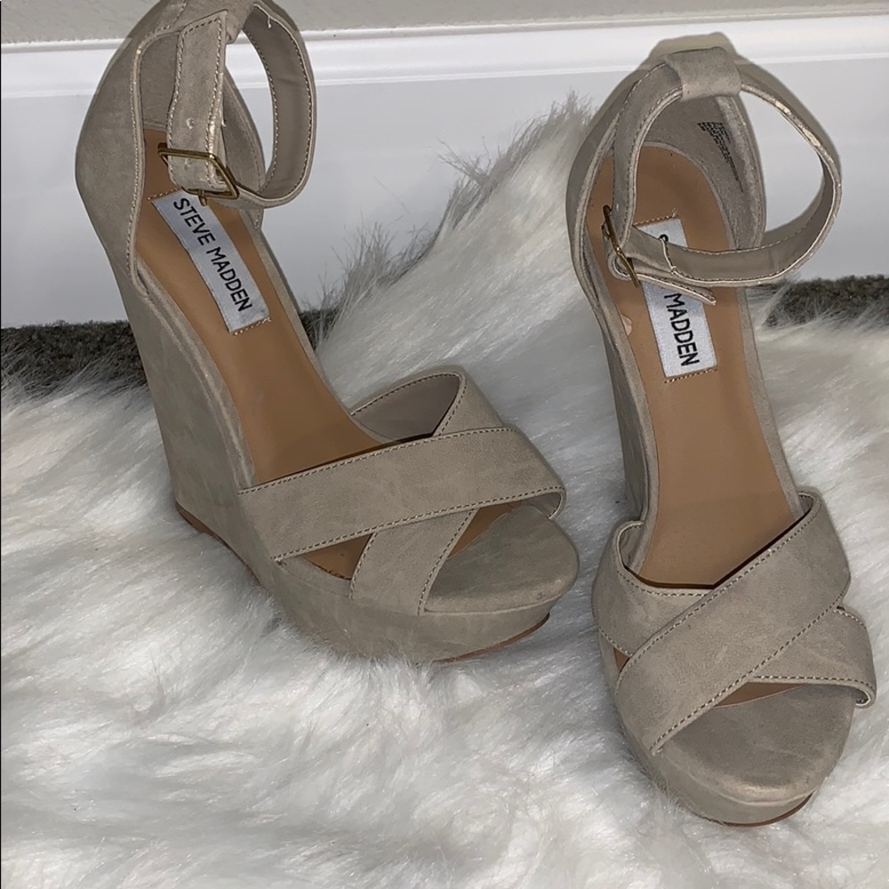 STEVE MADDEN SUADE TAN / GREY HIGH HEELS